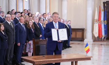 Deca, după promulgarea Legilor Educaţiei: Munca noastră, a echipei de la Ministerul Educaţiei, nu se încheie aici. Urmează o activitate intensă pentru elaborarea legislaţiei secundare / Voi face tot ce ţine de mine ca legile să fie implementate

