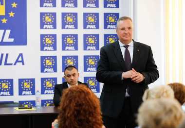 Preşedintele PNL, Nicolae Ciucă, la şedinţa Biroului Politic Judeţean PNL Brăila: Am discutat despre rezultatele liberale de la guvernare, care trebuie promovate / Trebuie să abordăm cu seriozitate şi ameninţarea extremismului