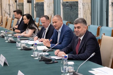 Premierul Marcel Ciolacu, după întâlnirea cu primarii de municipii: Sunt un adept al descentralizării fondurilor europene către administraţia locală, iar în săptămânile următoare vom lua decizii concrete care să producă efecte vizibile în acest sens!