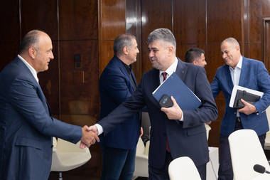 Ciolacu: Guvernul este angajat să menţină deschise toate căile de finanţare europene, fapt ce implică punerea în aplicare a reformelor asumate prin PNRR/ Jianu: Guvernul trebuie să dea primul exemplu ce înseamnă echilibrarea bugetului şi a cheltuielilor
