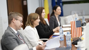 Marcel Boloş, întâlnire cu ambasadorul SUA în România – Ministrul a subliniat angajamentul ferm de a crea un climat prielnic pentru investitori şi de a asigura transparenţă şi stabilitate în mediul de afaceri

