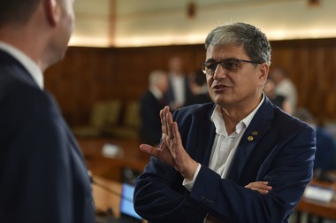 Marcel Boloş: Pas uriaş pentru combaterea fraudei / De la 1 ianuarie 2024, facturarea electronică va obligatorie în ţara noastră pentru toate tranzacţiile între firme