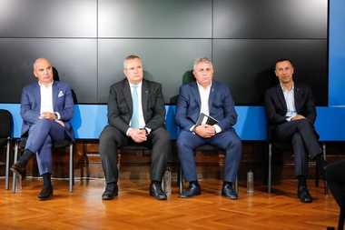 Nicolae Ciucă anunţă că a discutat cu miniştrii PNL despre stadiul proiectelor mari de infrastructură şi despre Rabla Local, program care a demarat luni