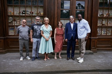 Marcel Boloş, după o vizită pe platoul de filmare al miniseriei ”The Gray House”: Remarc contribuţia industriei cinematografice în economie / Merită mai multă susţinere