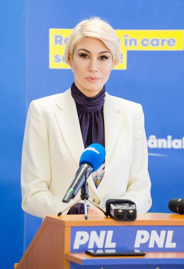 Ministrul Raluca Turcan, la Iaşi: Mi se pare hilar în momentul de faţă ca un partid, după constituirea unei alianţe de guvernare, să ia în calcul părăsirea guvernării