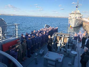 Geoană, de Ziua Marinei: Îi onorăm pe toţi cei care, în timp de pace sau conflict, au stat "strajă" în aceste ape / Îi onorăm şi pe toţi marinarii comerciali ce ne asigură lanţuri de aprovizionare şi ajută la clădirea economică a României moderne

