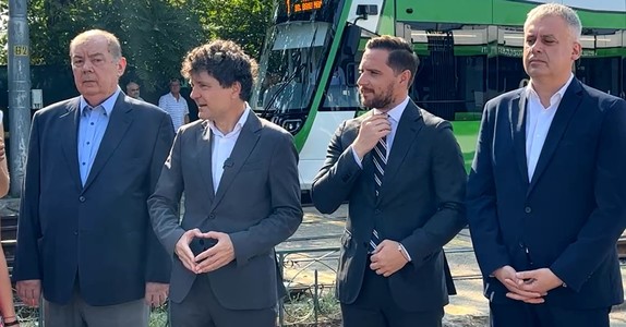 Nicuşor Dan: Suntem la jumătatea contractului de livrare a celor 100 de tramvaie, a venit tramvaiul nr. 50 / Până la sfârşitul anului o să vină cele 100 de autobuze electrice şi până la primăvara viitoare cele 100 de troleibuze