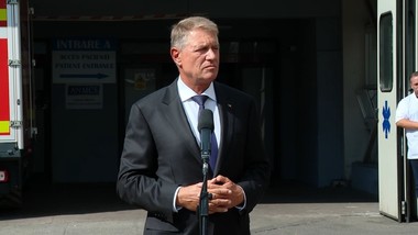 Klaus Iohannis: Este un fapt foarte îngrijorător că avem tot mai multe semnale că sunt elevi care consumă substanţe interzise / Este o variantă să se încerce introducerea de teste antidrog, sigur, cu acceptul părinţilor 