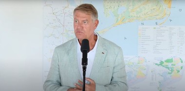 Klaus Iohannis: Este destul de clar că nu va fi atinsă ţinta de deficit de 4,4% din PIB. O uşoară depăşire nu e problematică / Trebuie să creştem colectarea şi să ţinem cheltuielile sub control / Nu cred că există riscul să pierdem fonduri europene