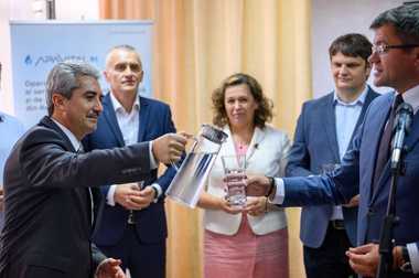 Prima subtraversare a râului Prut cu apă potabilă, realizată de o firmă din Iaşi / Costel Alexe: Traversăm graniţa cu Republica Moldova cu un scop concret / Fechet: Schimbările climatice şi poluarea nu se opresc la graniţa niciunui stat