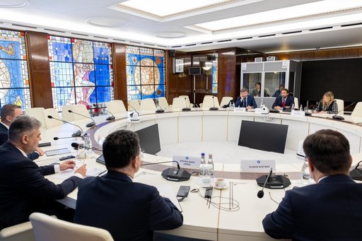 Prim-ministrul Marcel Ciolacu, discuţii despre oportunităţi de colaborare cu reprezentanţi ai giganţilor tehnologici Apple, Amazon şi IBM, la Palatul Victoria
