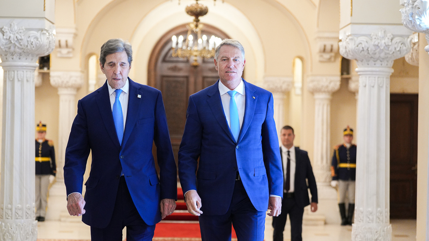 Klaus Iohannis, întâlnire cu emisarul special al preşedintelui SUA pentru climă, John Kerry: Vom consolida acţiunile comune privind generarea şi stocarea energiei cu emisii reduse de carbon, investiţiile durabile, producţia ecologică, biodiversitatea