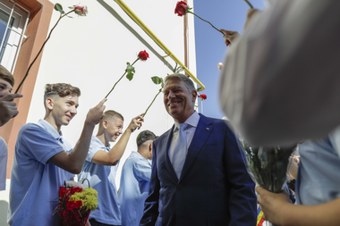 UPDATE - Iohannis: Subiectul consumului de droguri în rândul tinerilor va fi inclus pe ordinea de zi a următoarei şedinţe CSAT / Ce mesaje a avut pentru elevi profesori, părinţi, dar şi pentru politicieni  / Reacţia ministrului Sănătăţii - FOTO / VIDEO