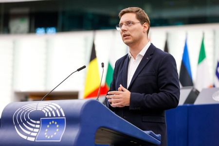 Europarlamentarul Victor Negrescu a solicitat Comisiei Europene crearea unui mecanism european comun pentru transportul cerealelor ucrainene