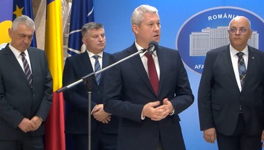 Cătălin Predoiu, ministrul de Interne, mesaj către pompieri: Anul acesta, în peste 26.000 de misiuni, aţi salvat peste 10.000 de oameni. În 210.000 de misiuni SMURD au fost îngrijiţi 214.000 de oameni. Activitatea dvs nu are nevoie de cuvinte 