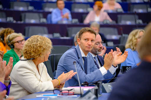 Siegfried Mureşan: Trebuie să modificăm bugetul multianual al Uniunii Europene şi să începem negocierile de aderare cu Ucraina şi Republica Moldova
