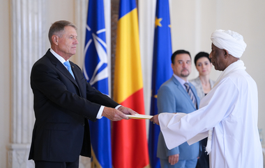 Klaus Iohannis, discuţii la Cotroceni cu ambasadorii din Sudan, Kazahstan, Peru, Polonia, Canada şi Indonezia, cu ocazia prezentării scrisorilor de acreditare
