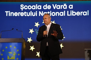 Nicolae Ciucă, după Şcoala de vară a TNL: În Partidul Naţional Liberal, tinerii construiesc alături de noi România modernă, din care noile generaţii să nu îşi mai dorească să plece