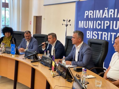 Daniel Suciu: Este nu doar contraproductiv, dar şi inelegant ca ministrul Dezvoltării şi Administraţiei Publice - al tuturor primarilor şi comunităţilor - să vină într-un judeţ şi să evite să se întâlnească cu cei 42 de primari ai PSD / Este infantil