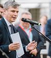 Virgil Popescu, către Daniel Zamfir (PSD): Am auzit că ai închis Comisia de anchetă pentru preţurile din energie. Bravo, maestre! Ai reuşit să îngropi o problemă de interes naţional mai repede decât un UTCist îşi îngroapă amintirile despre comunism
