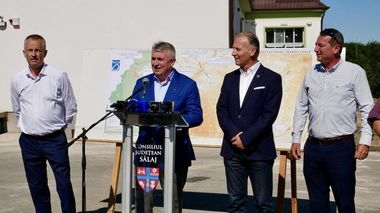 Lucian Bode: Autostrada Transilvania a avut o istorie prea lungă şi sinuoasă. De peste 20 de ani aşteptăm noi, sălăjenii, inaugurarea primului tronson din Autostrada Transilvania, mult prea mult