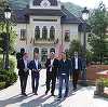 Ciucă: În proiectele sale de dezvoltare a oraşului, primarul din Sinaia Vlad Oprea are toată susţinerea autorităţilor judeţene şi naţionale / Spitalul Orăşenesc Sinaia va fi gata anul viitor