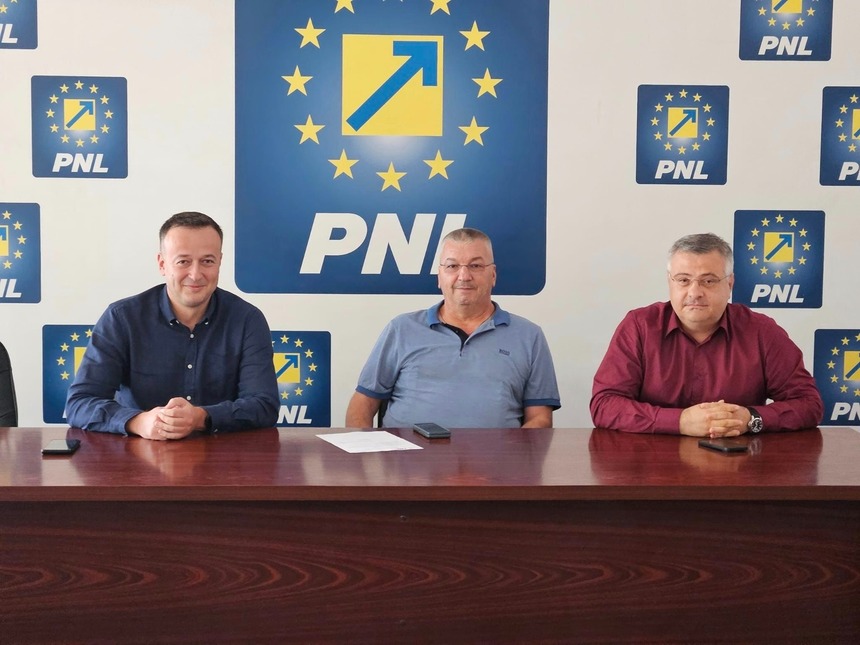 Fostul senator Constantin Popa,  în prezent consilier judeţean ales pe liste PMP, a semnat o nouă adeziune şi s-a alăturat PNL Buzău
