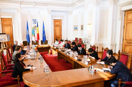 Preşedintele CCR a discutat cu reprezentanţii unei delegaţii a Comisiei pentru Constituţie şi Lege din China despre evoluţia constituţională din România, ca stat membru cu drepturi depline în UE