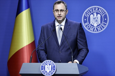 Mihai Constantin: Executivul a stabilit ca de la 1 octombrie 2023, salariul minim brut pe ţară garantat în plată să crească la 3.300 de lei, lunar, de la 3.000  / Este o creştere de 10% de care vor beneficia 1,86 milioane salariaţi