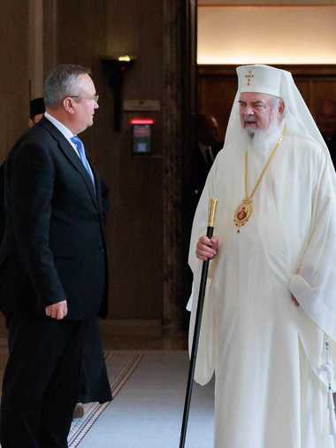 Nicolae Ciucă: Vom acorda o atenţie deosebită proiectelor iniţiate de cultele religioase, parteneri esenţiali în construcţia binelui social