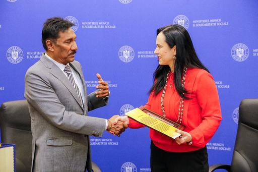 Ministrul Muncii, Simona Bucura Oprescu: Cetăţenii nepalezi se bucură, la locul de muncă din România, de aceleaşi drepturi şi obligaţii ca şi angajaţii români /  20.892 de salariaţi din Nepal sunt activi în România, cu 21.668 de contracte de muncă