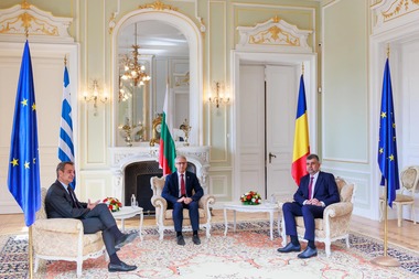 UPDATE - Premierul Marcel Ciolacu: România poate, în parteneriat cu Bulgaria şi Grecia, să aibă o influenţă mai mare în UE, promovând rolul său central în reconstrucţia Ucrainei