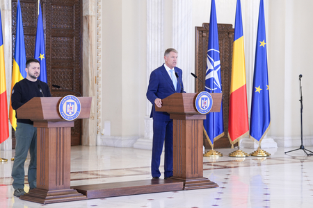 UPDATE - Klaus Iohannis a anunţat că a semnat cu Volodimir Zelenski o declaraţie comună prin care relaţia bilaterală între România şi Ucraina devine Parteneriat Strategic / Zelenski: România ne-a acordat şi sprijin militar şi umanitar  - VIDEO