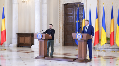 Iohannis a discutat cu Zelenski despre protecţia drepturilor minorităţilor naţionale: Ne dorim ca cele două minorităţi, care sunt importante pentru noi amândoi, să aibă drepturi similare, ne referim la limba vorbită şi la educaţia în limba maternă