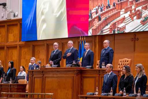 Nicolae Ciucă: Statul Israel şi poporul israelian traversează vremuri grele. În semn de solidaritate, am propus ca steagul Israelului să fie proiectat pe clădirea Palatului Parlamentului şi în această seară. Suntem alături de Israel şi cetăţenii săi!