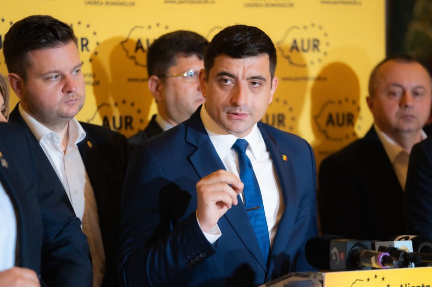 Liderul AUR George Simion anunţă că partidul iniţiază demersurile pentru două referendumuri, unul pentru familia dintre un bărbat şi o femeie şi altul pentru introducerea în Constituţie a plăţilor numerar 