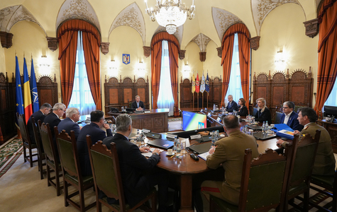 Membrii CSAT au aprobat Planul de înzestrare a Armatei României 2024-2033 / Ministrul Apărării a prezentat măsuri pentru creşterea capacităţii de supraveghere aeriană, în regiunile din apropierea obiectivelor ucrainene vizate de atacurile ruse