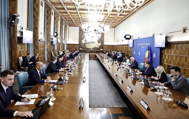 Ciolacu: Când am venit la Guvern nu am avut nici bagheta lui Harry Potter, nu am avut nici lampa lui Aladin / România nu se află într-o criză economică. România are o creştere economică constantă
