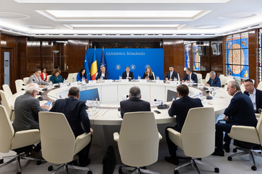 Premierul Marcel Ciolacu, după întâlnirea cu sindicatele din educaţie: Împreună am găsit soluţiile pentru eliminarea inechităţilor salariale din educaţie şi le vom pune în aplicare în cât mai scurt timp
