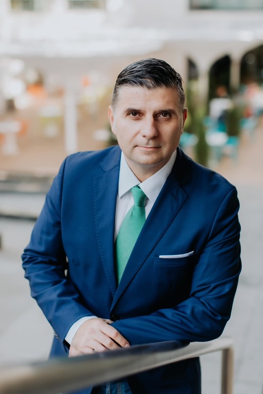 Alexandru Petrescu (PSD): Clotilde Armand se lăuda că a închis terase în plină toamnă, după ce toată vara a tolerat ilegalităţile reclamate de cetăţeni, însă nu şopteşte o vorbă despre faptul că ANPC a închis temporar 89 de locuri de joacă