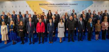 Nicolae Ciucă: Continuăm să susţinem viitorul Ucrainei în structurile europene şi euro-atlantice, acesta fiind pentru ţara vecină, dar şi pentru Republica Moldova şi Georgia, unica soluţie pe termen lung pentru libertate, democraţie şi bunăstare