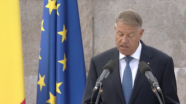 Klaus Iohannis, de Ziua Armatei: Militarii români, alături de aliaţii prezenţi pe teritoriul ţării noastre, cărora le mulţumesc şi cu acest prilej, sunt elemente-cheie în menţinerea posturii de descurajare şi apărare a NATO în regiunea Mării Negre
