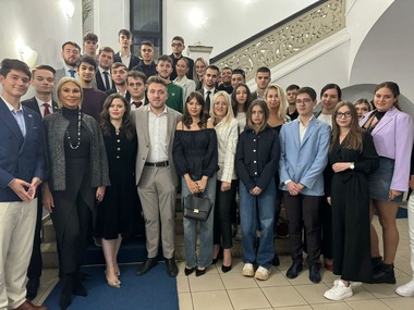 Raluca Turcan: Pentru a atinge succesul în politică, sunt esenţiale cel puţin următoarele calităţi: să fii bine pregătit profesional, să fii dedicat muncii şi să rămâi integru
