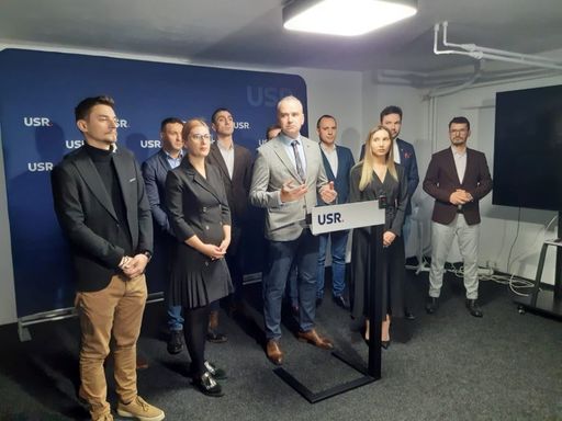 Liderii ieşeni ai USR vor alianţă cu PNL la alegerile locale viitoare, dar fără Mihai Chirica şi Costel Alexe. Senator USR: O formulă cinstită ar fi ca USR să dea candidatul la Primărie, iar PNL candidatul la Consiliul Judeţean
