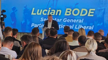 Bode, către tinerii liberali: Urmează patru tururi de alegeri în doar şapte luni / Ne bazăm pe tinereţea, energia şi determinarea voastră / Sunteţi parte a acestor bătălii electorale 