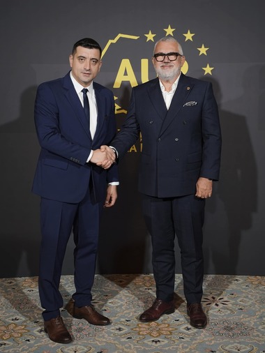 Sorin Constantinescu, după participarea la conferinţa AUR: Am fost şocat de atacurile murdare la adresa mea / Pentru că preţuiesc fericirea şi linistea familiei mele, am decis să fac un pas înapoi şi să îmi întrerup scurta mea incursiune în politică