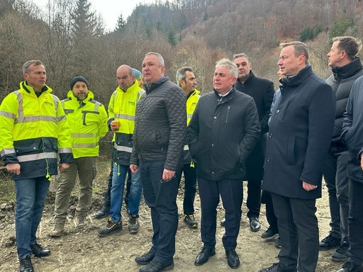 Nicolae Ciucă, după ce a vizitat noul pod de la Dâmbovicioara, în judeţul Argeş: Vechiul pod a fost construit în anul 1886 şi reuşim ca, la 137 de ani, să dăm în folosinţă un pod nou şi modern
