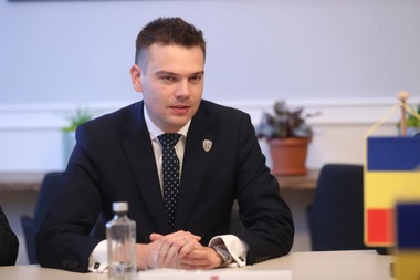 Scandal între PSD şi PNL, în Timiş - Social-democraţii cer revocarea din funcţie a vicepreşedintelui CJ Alexandru Proteasa, iar liberalii cer retragerea sprijinului politic al liderului PSD Timiş, Alfred Simonis