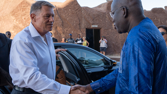 Ultimul moment al turneului african al preşedintelui Klaus Iohannis - În cea de a treia zi a vizitei în Senegal, este primit de preşedintele Macky Sall, la Palatul Prezidenţial