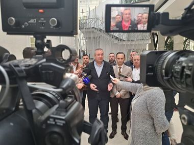 Nicolae Ciucă, după o şedinţă de cinci ore cu primarII PNL Timiş: Am concluzionat cu toţii că actuala conducere îşi exercită prerogativele şi îşi asumă un plan de măsuri astfel încât toate problemele ridicate de către primarii PNL să poată să fie soluţionate - FOTO
